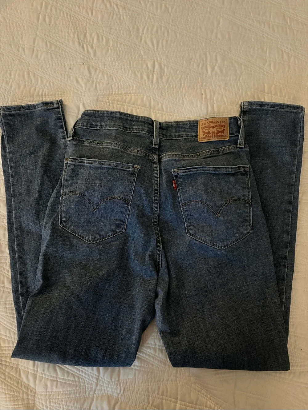 Levi's Women's Blue Straight-Leg Jeans with Knee Distress